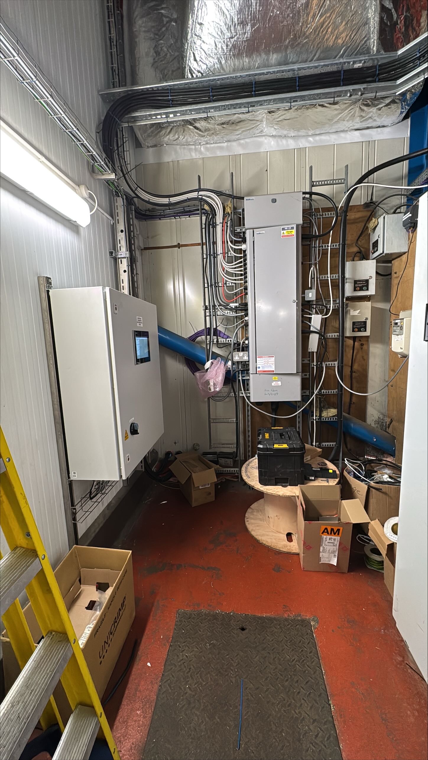 TYPE: photograph
CONTENT: This photograph depicts an installation area at