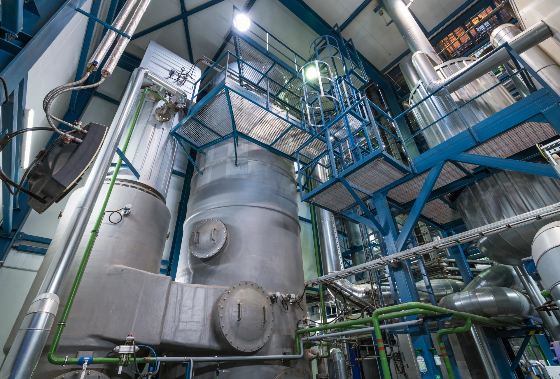 Direct contact condensers